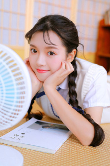 黄胜妍